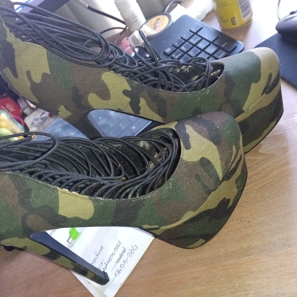 High heels PUMPS